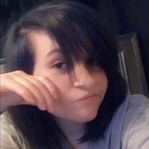 Meet your Posher, Courtney